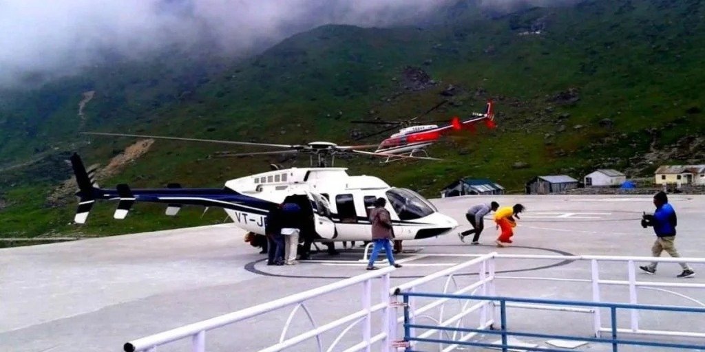 imgi_10_resize-1600061691537836047kedarnathhelicopterservice-1024x512-1