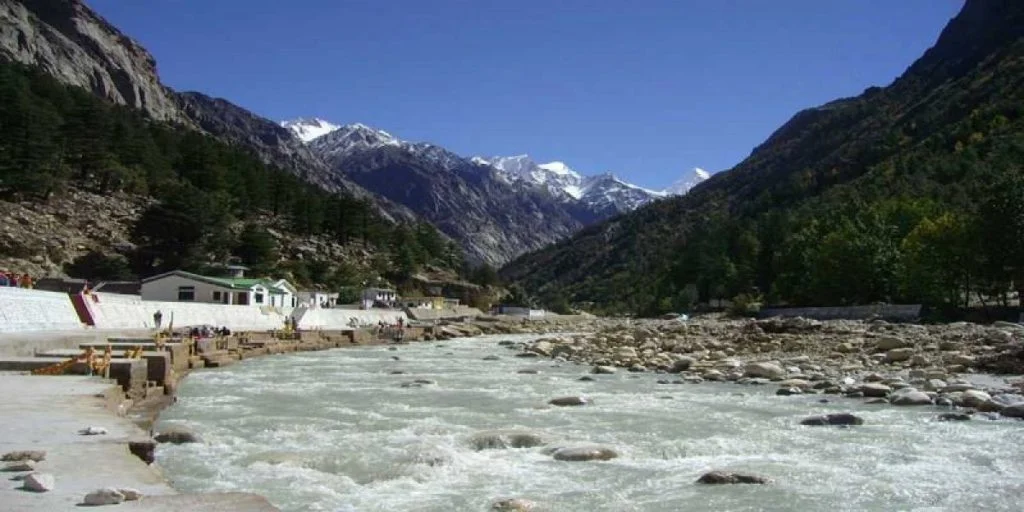 resize-15999791011094044716resize1599294143972160409GANGOTRI-1024x512-1